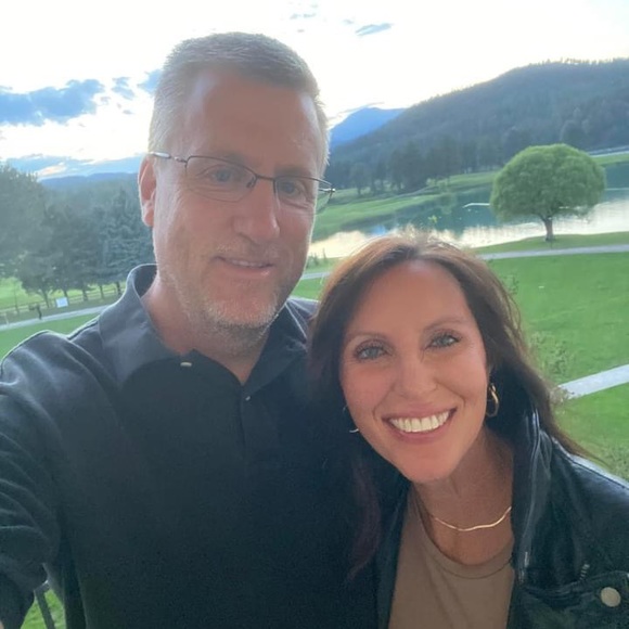 Meet your Posher, Jinnifer - Picture 1 of 1